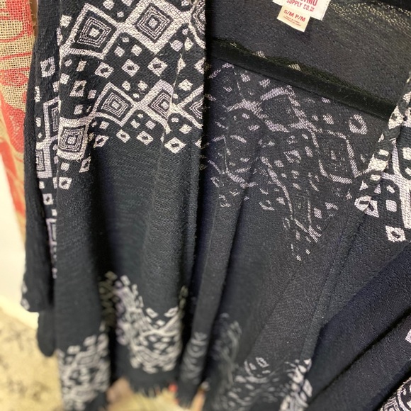 Fringe Duster💁🏻‍♀️ - Picture 3 of 3